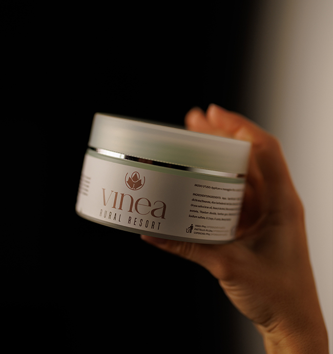 Oro Verde, shimmering body cream from the Vinea Beauty Line