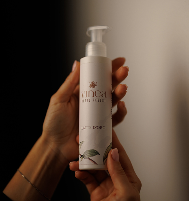 Latte d’Oro, cleansing milk from the Vinea Beauty Line