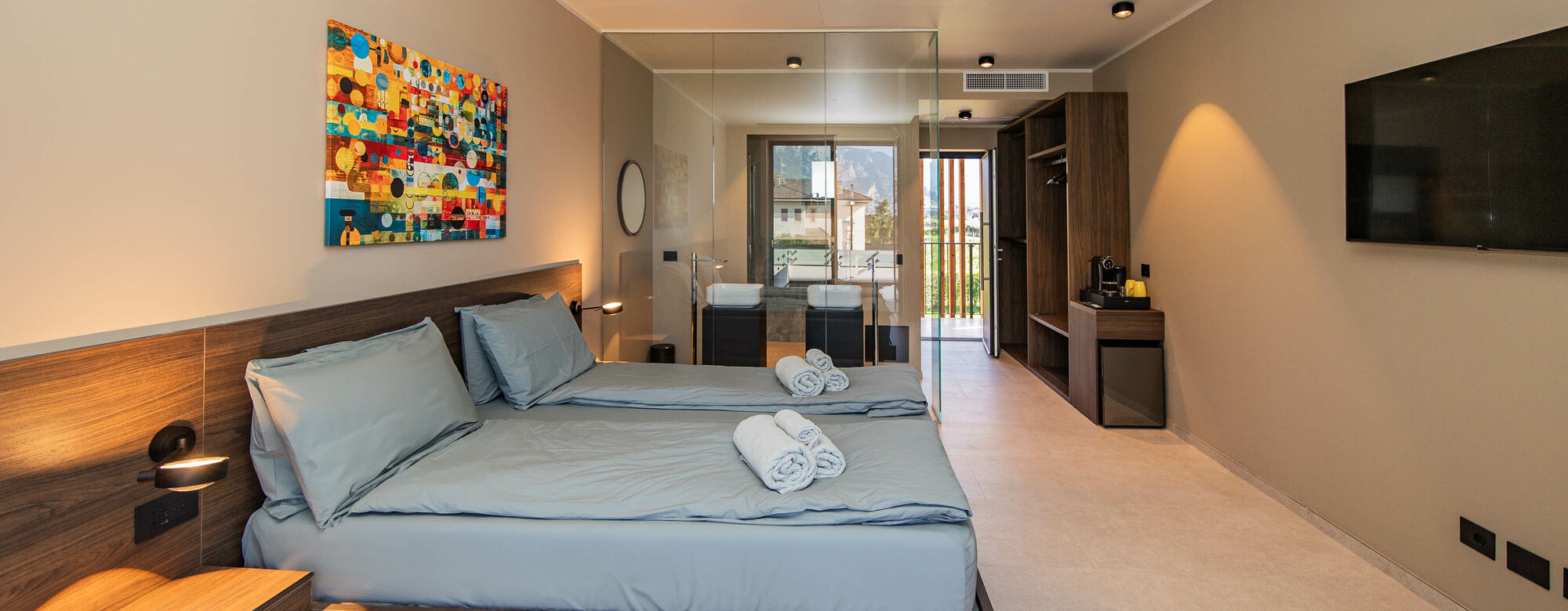 Deluxe mit Balkon | Freier Blick in die Landschaft mit privatem Balkon.